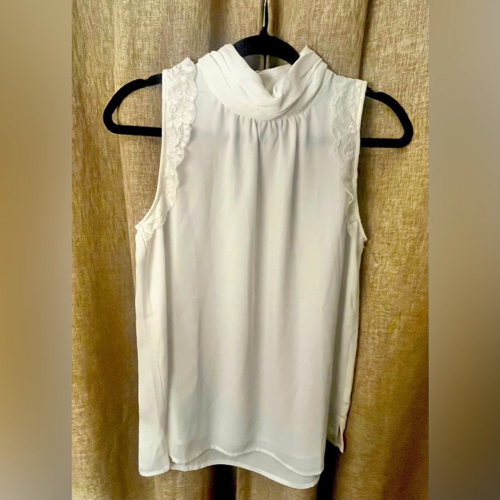 Elegant White Sleeveless Top - Vince Camuto